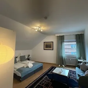Apartment Dachwohnung Am Rhein Neben Die Schokoladenmuseum, Köln